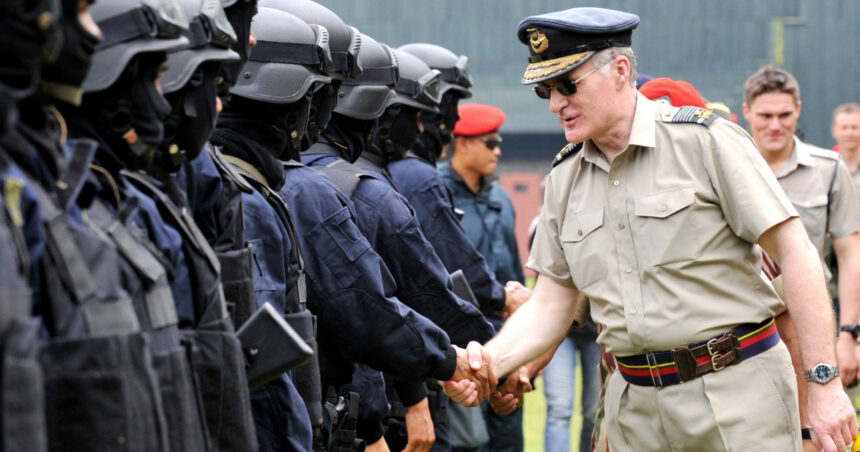 avertismentul fostului sef al armatei britanice regatul unit extrem de vulnerabil e nevoie de 10 ani pentru reconstruirea apararii 69e0fa9d3a98d