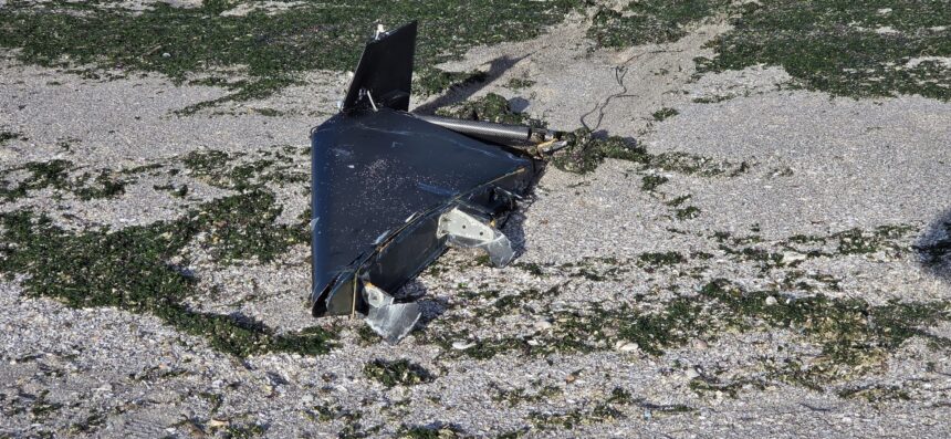 bucati de drona gasite pe plaja la tuzla fortele de ordine au asigurat perimetrul 69d034e22db20