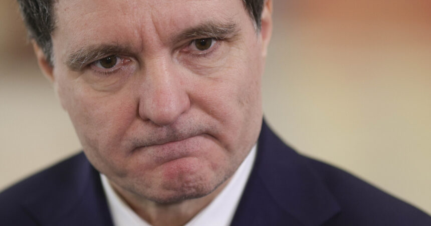 ce le spune nicusor dan romanilor care l au votat dar acum sunt suparati pe el si celor care il considera psd ist 69ef1e3e6f58e