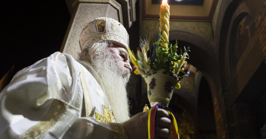 ce semnifica lumina sfanta din noaptea de inviere ce trebuie sa stie credinciosii daca se stinge lumanarea in drum spre casa 69d9e80b8a007