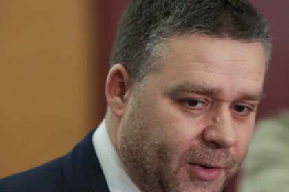 ciprian ciucu daca nu esti nebun darami ceva doar daca ai un plan sa pui altceva in loc 69e8c78b7442e