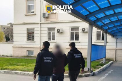 constanta un barbat a fost retinut dupa mai multe furturi din buzunare in autobuze 69d7b76a4673e