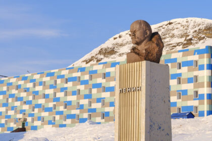 cum arata unul dintre avanposturile inghetate ale kremlinului svalbard poarta norvegiana a lui putin catre arctica 69dd5371502a3