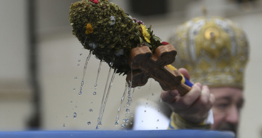 cum se consuma corect agheasma mica in vinerea luminata de izvorul tamaduirii explicatiile preotilor 69e1bf7c6411e