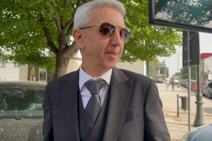 dan diaconescu vrea sa plece din tara fara sa dea explicatii si asteapta daune de un milion de lei din partea autoritatilor 69f28d69bf119