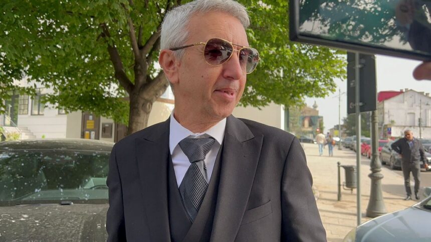 dan diaconescu vrea sa plece din tara fara sa dea explicatii si asteapta daune de un milion de lei din partea autoritatilor 69f28d69bf119