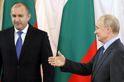 de ce noul lider al bulgariei provincialul rumen radev s ar putea totusi sa nu devina noul cal troian al lui vladimir putin 69ecd493ca2fa