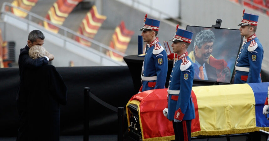 de ce nu a fost prezent nicusor dan la catafalcul lui mircea lucescu 69e11a3ea7efb