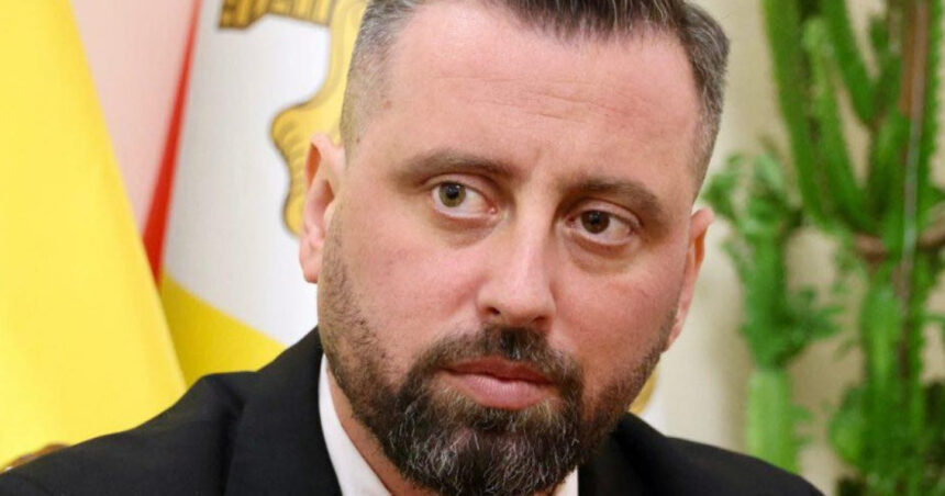 deputatul alexandrin moiseev ales pe listele sos nu votez motiunea impotriva celui mai competent premier de la revolutie pana acum 69f0daaeac7b5