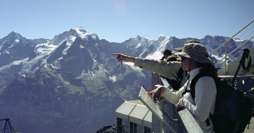 elvetia vrea sa i invete pe turisti obiceiurile elvetiene pentru a fi armonie intre vizitatori si localnici 69e30424bae3b