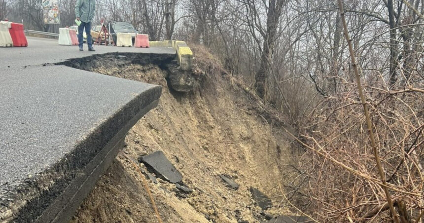 exclusiv drum inchis de trei luni intre campina si dn1 lucrarile nu au inceput localnicii fac ocoluri zilnice 69da204d9ecce