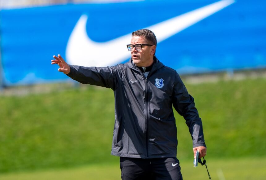 flavius stoican sub presiunea fanilor farului inca de la primul meci 69df6d0811b3a