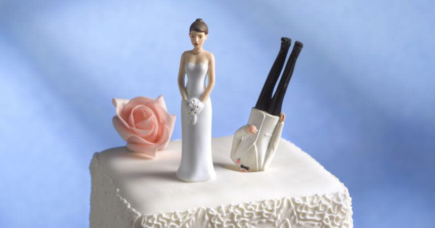 fostii soti pot alege ce nume vor dupa divort fara acordul celuilalt parlamentul a adoptat proiectul usr 69ccf4d584a39