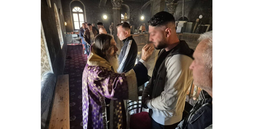 foto 10 detinuti de la penitenciarul poarta alba au participat alaturi de ips teodosie la rugaciuni de dezlegare de pacate 69d5eae25e0ef