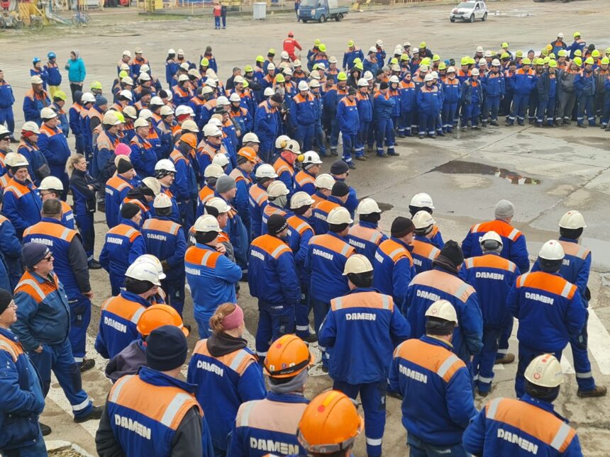 foto angajatii damen shipyards mangalia sa in a 12 a zi de protest planul de reorganizare sansa reluarii activitatii in santierul mangalia care ar duce la plata creantelor 69cfa0a0cf19c