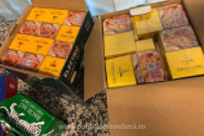 foto aproape 700 de pachete de tigari au fost descoperite pe aeroportul otopeni cum a incercat pasagerul sa pacaleasca controalele 69f1f3ef1d490