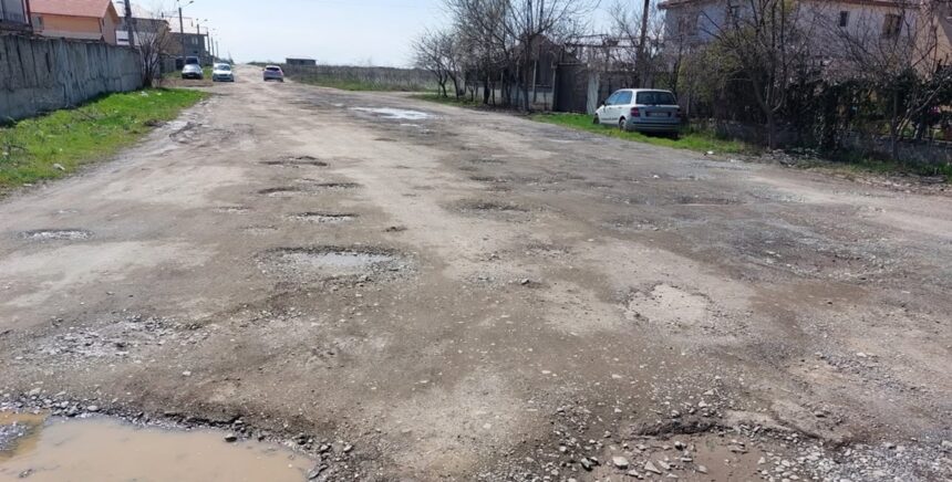 foto bulevard din mangalia priveliste ca dupa bombardament locuitorii se tem ca asfaltarea se va face la pastele cailor ce spune paul foleanu vicele cu atributii de primar al urbei 69e2356484514