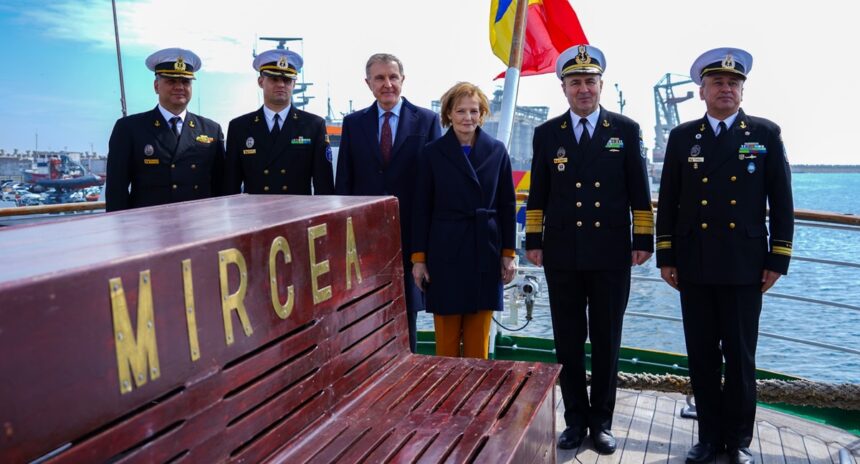 foto casa regala a romaniei in vizita oficiala la fortele navale in garnizoana constanta 69ccb3e22c047