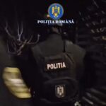 foto tranzactii cu narcotice stabilite prin mesageria online in constanta 5 presupusi dealeri saltati de mascati al saselea suspect fuge de politisti 69eb61d277fc8