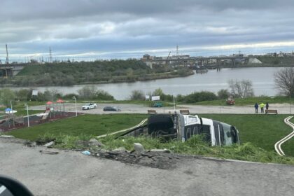 foto un camion cu oi s a rasturnat in zona penny din navodari 160 de animale au murit 69e720a85de78