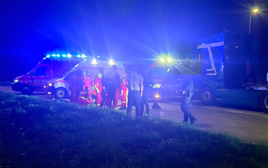 foto video alerta 112 pe autostrada a2 intre medgidia si constanta un sofer de tir este resuscitat dupa ce ar fi suferit un stop cardio respirator 69d00db74067a