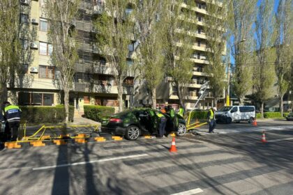 galerie foto ancheta in mamaia un sofer a incalecat scuarul cu un jaguar si a plecat de la fata locului 69f053e815818