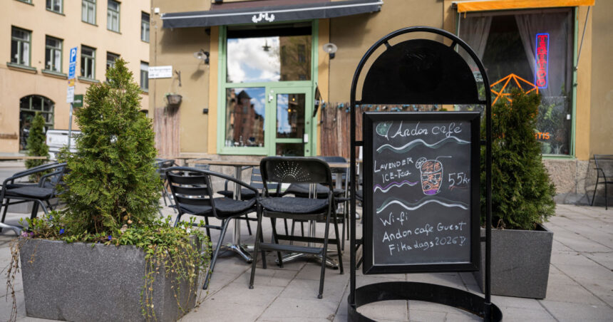 galerie foto prima cafenea condusa de inteligenta artificiala a fost deschisa la stockholm ce poate face mona 69f1b83947de8