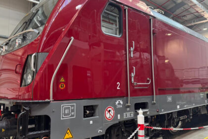 galerie foto prima locomotiva alstom care atinge 200 km ora a fost livrata catre autoritatea pentru reforma feroviara 69d5199b9ce5a
