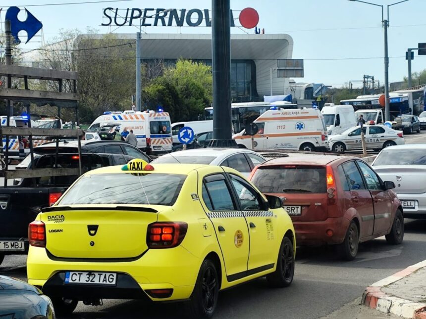 galerie fotovideo accident rutier cu persoana incarcerata in zona supernova 69f1a8e6c89db