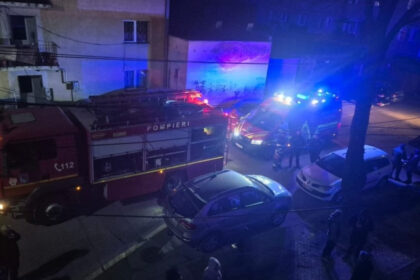 incendiu puternic intr un bloc din sighetu marmatiei peste 80 de oameni evacuati 69d60525da8b8