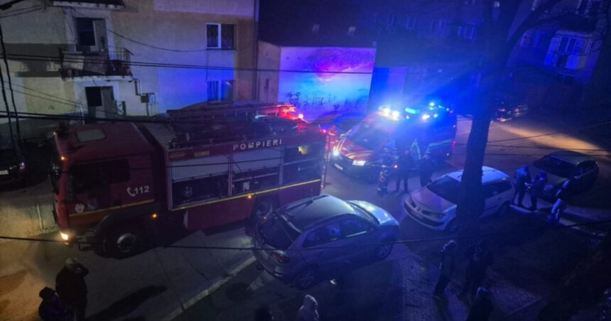 incendiu puternic intr un bloc din sighetu marmatiei peste 80 de oameni evacuati 69d60525da8b8