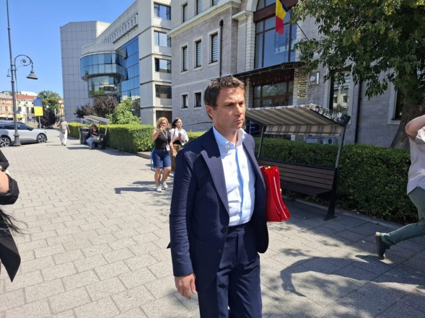 incepe judecata lui cristian radu pentru infractiunile de luare de mita si spalare de bani 69e0afa179f6f