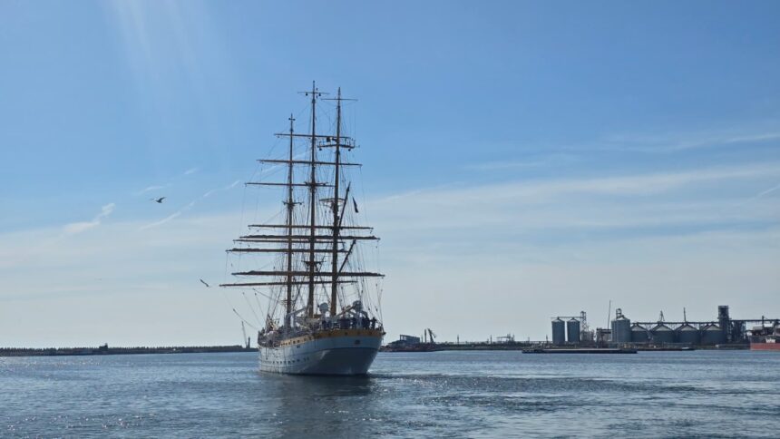 jurnal de bord bricul mircea a tranzitat bosforul si a ajuns deja in marea egee 69e39f603a3a7