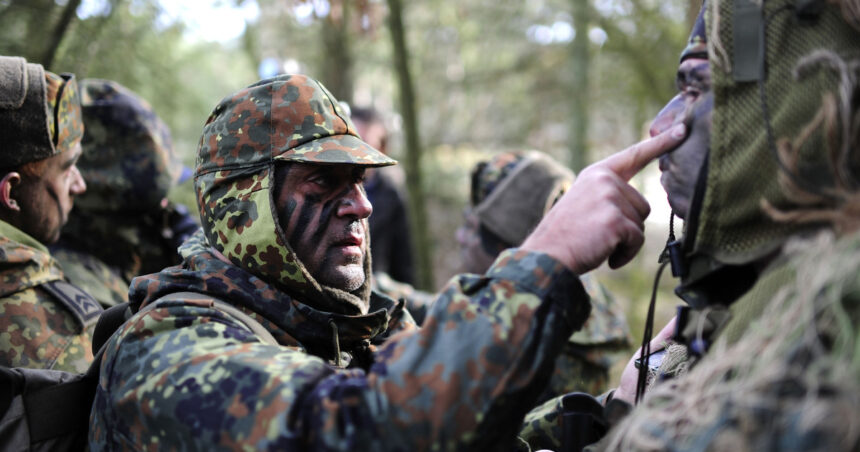 kurzii intre dorinta de revolta si frica de represalii cum a influentat trump decizia de a ramane in afara razboiului reuters 69dbd7d37b25c