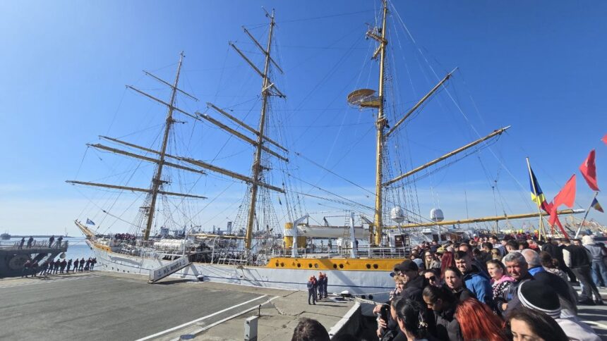 live foto video bricul mircea porneste in marsul international de instructie de 5 luni are la bord aproape 20 de studenti straini 69e088915680e