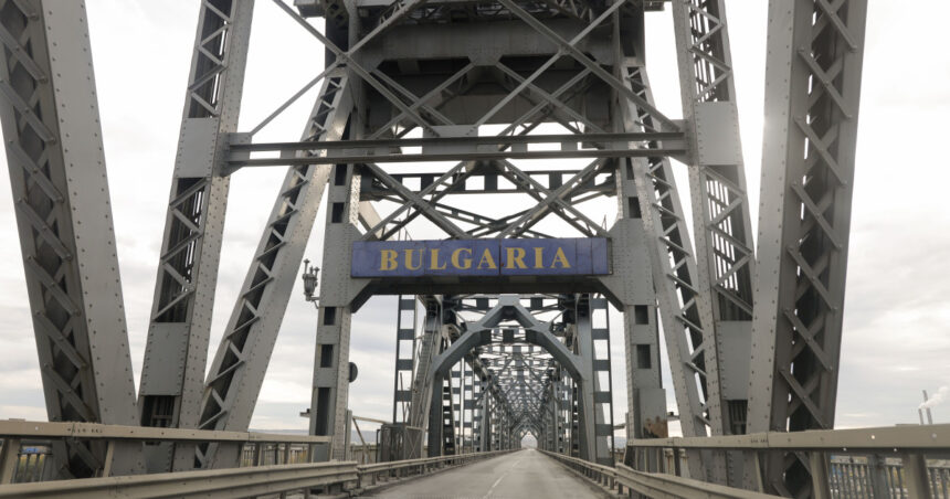 lucrarile de reparatie a podului giurgiu ruse au ajuns in etapa finala cand ar putea fi incheiate 69eb2ec6707fd