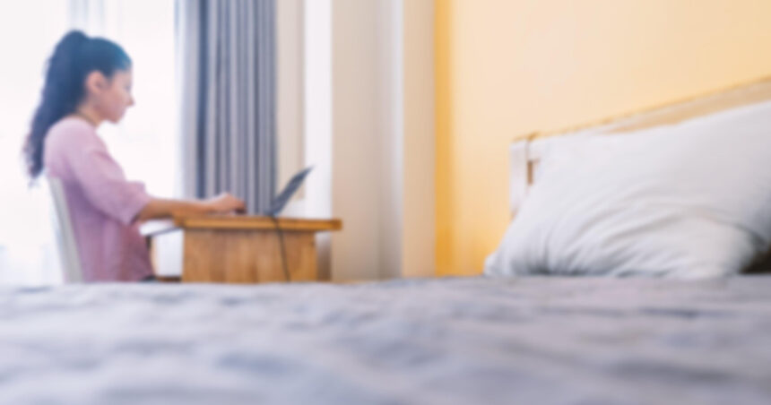 mentalitatea pijamalelor e periculoasa cum poate singuratatea muncii de acasa sa afecteze sanatatea mintala 69e4717f86328