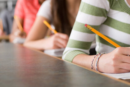 ministerul educatiei anunta un nou set de 320 programe scolare pentru invatamantul de liceu 69f38bbbad1dc