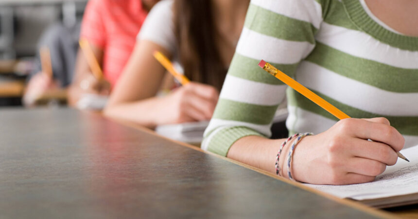 ministerul educatiei anunta un nou set de 320 programe scolare pentru invatamantul de liceu 69f38bbbad1dc