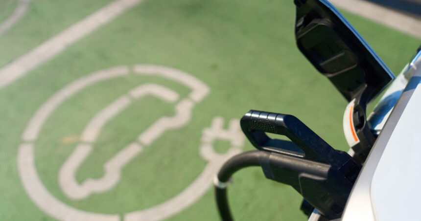 ministrul transporturilor am semnat contracte cu sri sts si spp pentru vehicule electrice si statii de incarcare 69d7ea6d58700