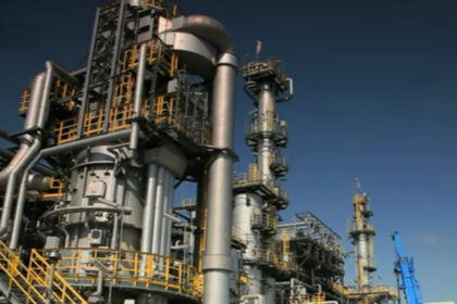 nicusor dan a anuntat cand ar putea fi repornita rafinaria petrotel 69f1d7ce51905