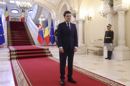 nicusor dan reactioneaza la noua declaratie discriminatorie ale lui george simion e sub orice nivel de dialog 69eb86aeb064c