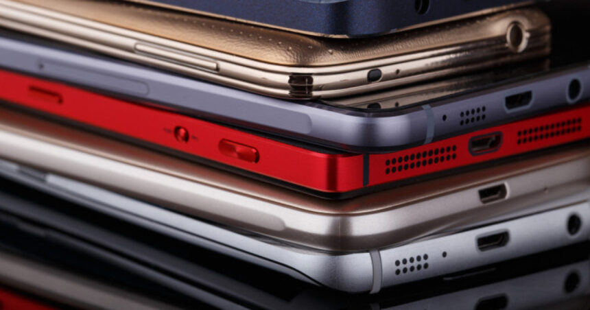 o primarie cu doar zece angajati a platit timp de doi ani 38 de abonamente de telefonie 69e799329b5ee