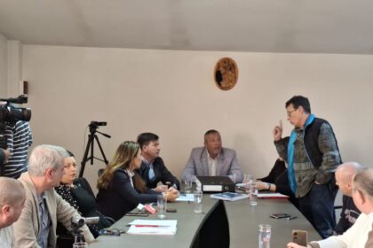 oficial cate posturi urmeaza sa fie desfiintate din aparatul de specialitate al primarului comunei tuzla 69e6af3e76529