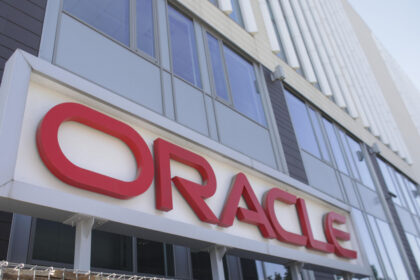 oracle a inceput un nou val de concedieri in timp ce compania face investitii masive in inteligenta artificiala 69ccbdbf83112
