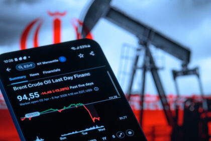 pariu de aproape 950 milioane de dolari pe scaderea pretului petrolului cu cateva ore inainte de armistitiul sua iran 69d76cee9b986