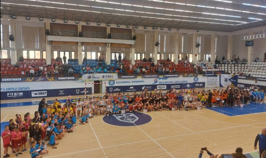 peste 300 de mici handbaliste constantene prezente la festivalul judetean de minihandbal 69d76113db056