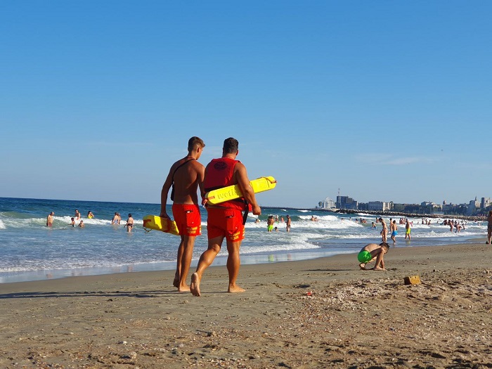 primaria navodari cauta salvamari cu 735 000 de euro pentru plajele din mamaia nord si navodari vor fi 22 de caiace si doua posturi de prim ajutor 69d92f95770eb