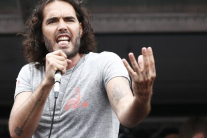 procesul in care actorul britanic russel brand e acuzat de viol amanat pana la toamna 69cfc83d29ccf