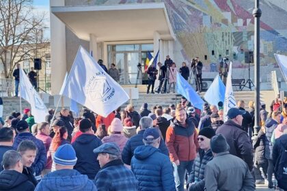 protest la mangalia peste 600 de angajati de la damen ies in strada cer masuri urgente pentru prevenirea inchiderii santierului 69eb17fc96f71